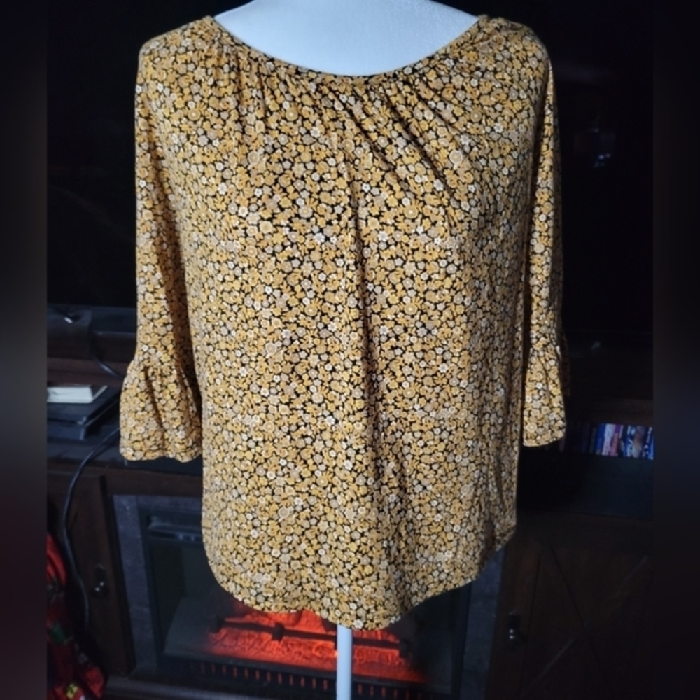 Michael Kors floral size medium bell sleeve blouse